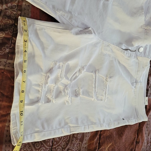 Denim shorts - Picture 2 of 4